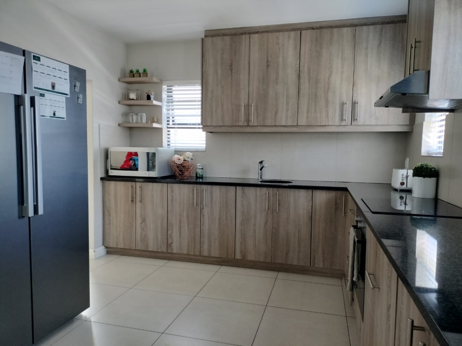3 Bedroom Property for Sale in Jakarandas Western Cape